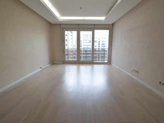 REMAX PROF SANCAKTEPE SİNPAŞ AQUA CITY 2010 HAVUZ CEPHELİ KİRALIK 3+1 DAİRE