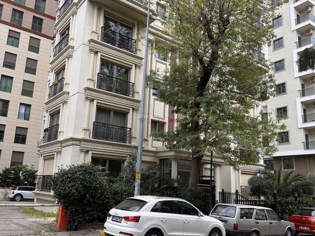 ERENKÖY ÇELEBİ SOKAKTA YÜKSEK GİRİŞ KİRALIK DAİRE