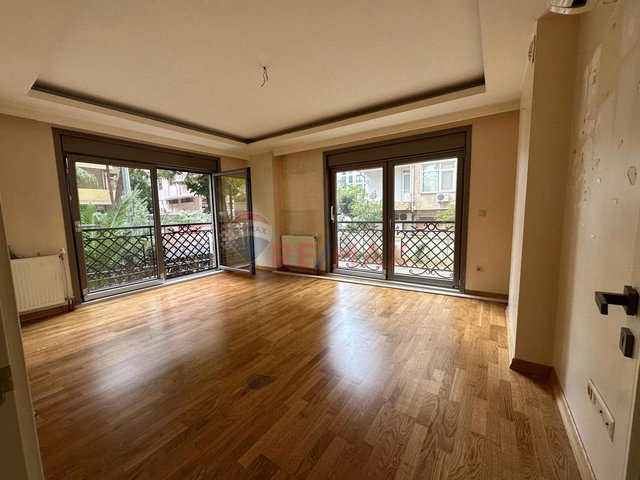 ERENKÖY ÇELEBİ SOKAKTA YÜKSEK GİRİŞ KİRALIK DAİRE