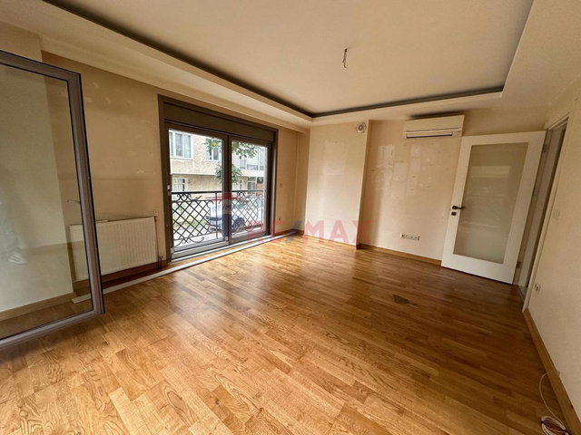 ERENKÖY ÇELEBİ SOKAKTA YÜKSEK GİRİŞ KİRALIK DAİRE