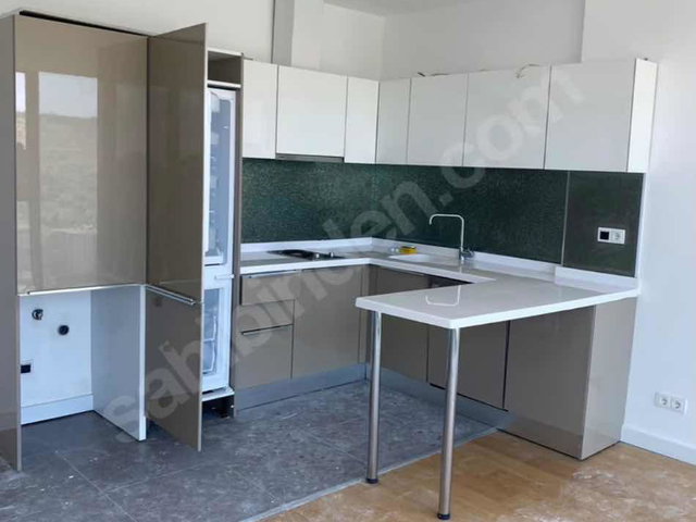 ELMAR TOWER'DA BÜYÜK TİP  KİRACISIZ SATILIK 1+1