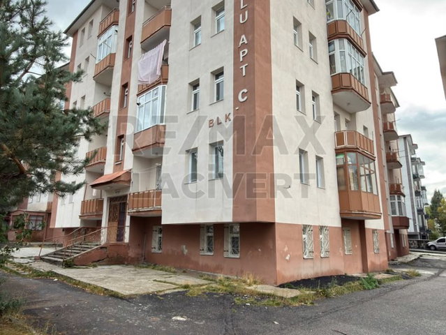 RE/MAX LACİVERT'TEN ABDURRAHMAN GAZİ'DE SATILIK 3+1 DAİRE