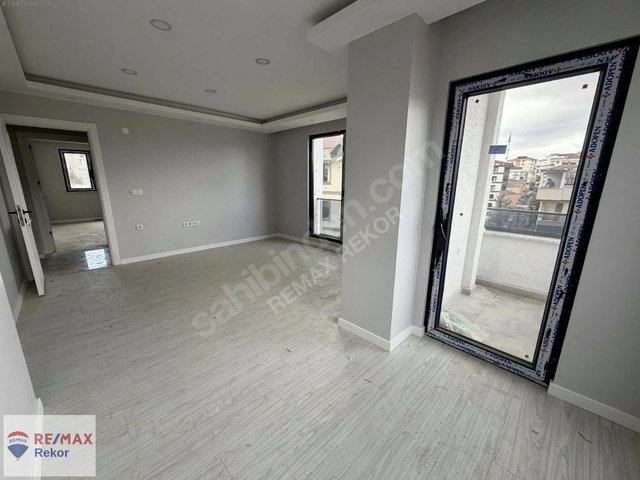 ÇEKMEKÖY CUMHURİYET MAH 2+1 SIFIR SATILIK DAİRE