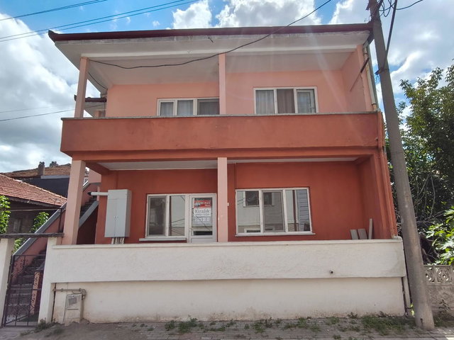 REMAX MAVİDEN ADP. ÇARŞI MERKEZE YÜRÜME 3+1 KİRALIK DAİRE