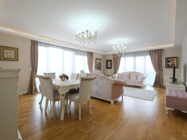KADIKÖY ERENKÖY BÖLGESININ EN PRESTIJLI LOKASYONU 135 M2 NET 3+1 SATILIK DAIRE