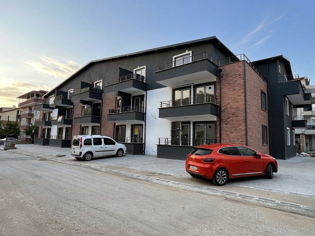 REMAXÇAKRA ÖMER ONAYCI / YAZLIKTA GENIŞ SIFIR 2+1 SATILIK DAIRE