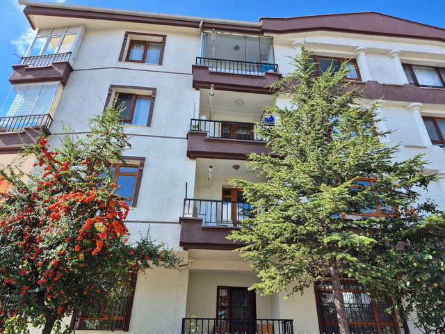 İNCİRLİ MAHALLESİ BAĞIMSIZ FUL YAPILI ÖNÜ AÇIK 3+1 SATILIK DAİRE