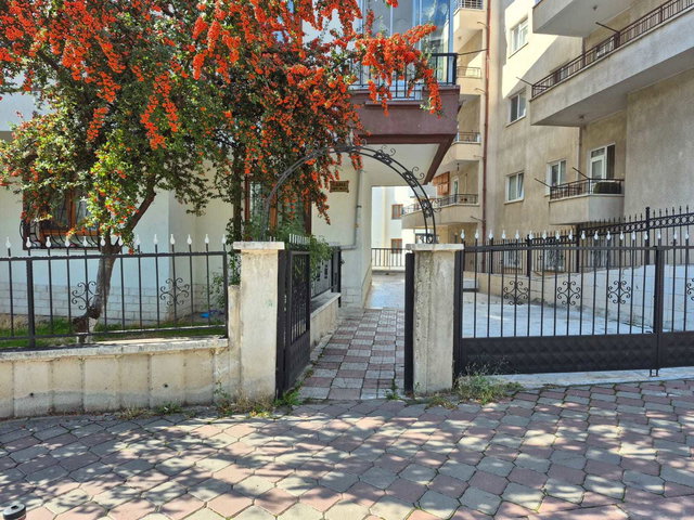 İNCİRLİ MAHALLESİ BAĞIMSIZ FUL YAPILI ÖNÜ AÇIK 3+1 SATILIK DAİRE