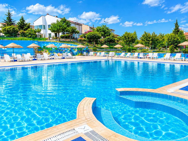 REMAX KAYA'DAN SİLİVRİ ÖZYÖREM SİTESİNDE SATILIK 2+1 DAİRE
