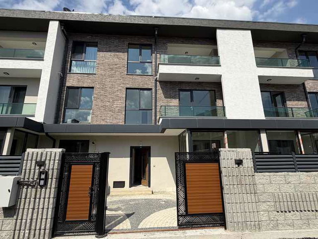 SERDİVAN YAZLIK MAH. 5+1 TRİBLEKS SİTE İÇİ VİLLA