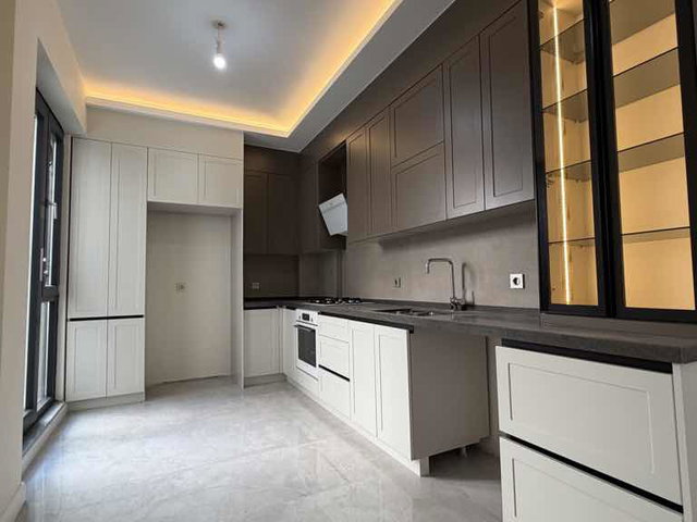 SERDİVAN YAZLIK MAH. 5+1 TRİBLEKS SİTE İÇİ VİLLA