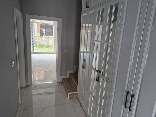 KARTEPE'DE SIFIR ÖZEL BAHÇELİ 3+1 SATILIK VİLLA