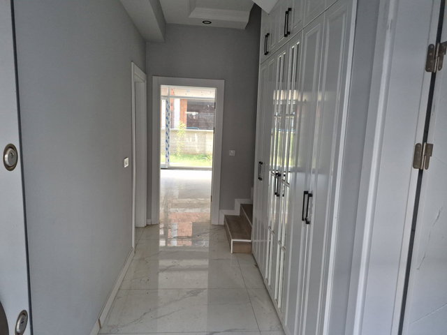 KARTEPE'DE SIFIR ÖZEL BAHÇELİ 3+1 SATILIK VİLLA