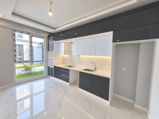 KARTEPE'DE SIFIR ÖZEL BAHÇELİ 3+1 SATILIK VİLLA
