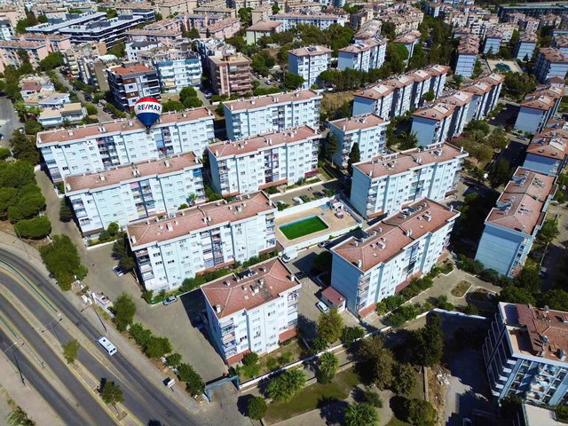 KADINLAR DENİZİ'NDE HAVUZLU SİTEDE 3+1 DAİRE