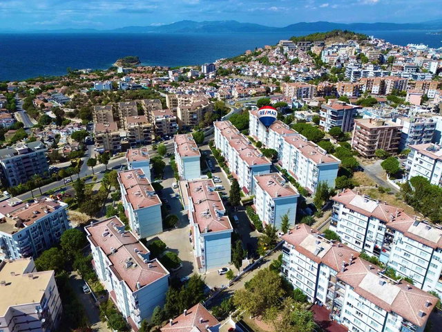 KADINLAR DENİZİ'NDE HAVUZLU SİTEDE 3+1 DAİRE