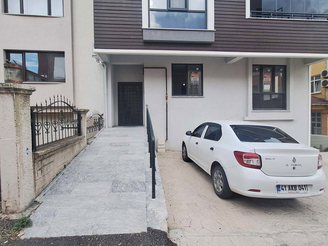 DERİNCE YAVUZ SULTAN MAHALLESİNDE KİRALIK 5,5+1 BAHÇE DUBLEKS