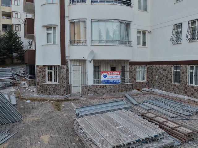 RE/MAX DEĞİŞİM’DEN | ÇAYDAÇIRA’DA SİTE İÇİ, MERKEZİ KONUMDA FERAH 2+1 DAİRE SATILIK