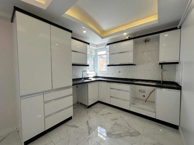 DEVASA GENİŞLİKTE KİRALIK 3+1 DAİRE