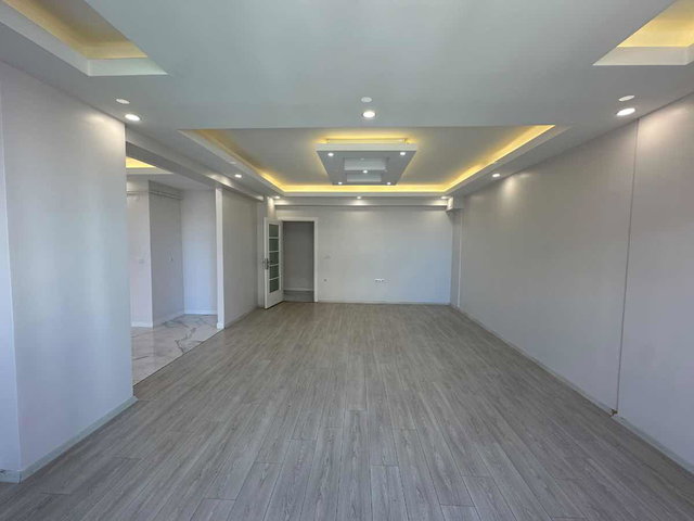 DEVASA GENİŞLİKTE KİRALIK 3+1 DAİRE