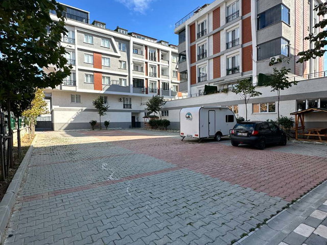 ARNAVUTKÖY'DE 3+2 KIRALIK DAİRE REMAX PRO HARUN