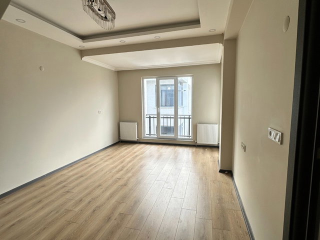 ARNAVUTKÖY'DE 3+2 KIRALIK DAİRE REMAX PRO HARUN