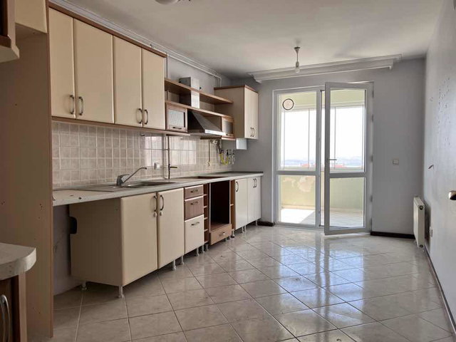 BEYLIKDÜZÜ PARLEMENTERLER SITESINDE DENIZ MANZARALI 3+1 DAIRE
