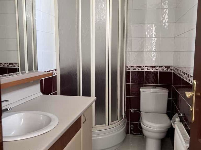 BEYLIKDÜZÜ PARLEMENTERLER SITESINDE DENIZ MANZARALI 3+1 DAIRE