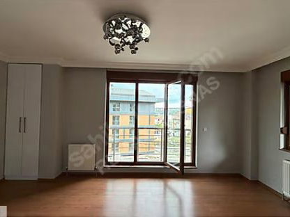 ÇENGELKÖY'DE KİRALIK 3+1 MASRAFSIZ KULLANIŞLI GENİŞ DAİRE