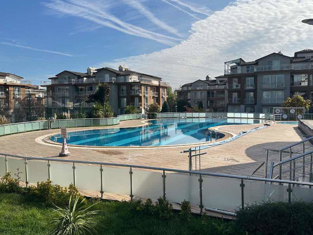KARTEPE SARIMEŞE KONAKLARINDA 240M2 SATILIK BAHÇE DUBLEKS