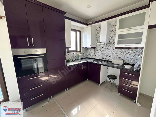 RE/MAX ŞEHİR'DEN DENİZ MANZARALI KİRALIK DAİRE
