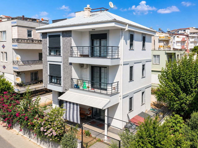 EFELER MAHALLESİNDE, 2 YAŞINDA KOMPLE SATILIK BİNA