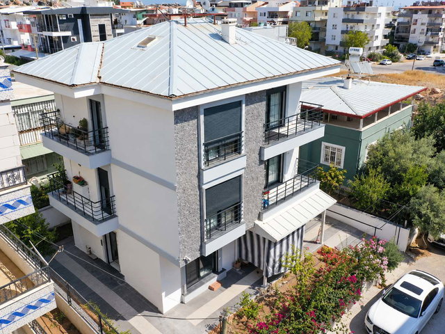 EFELER MAHALLESİNDE, 2 YAŞINDA KOMPLE SATILIK BİNA