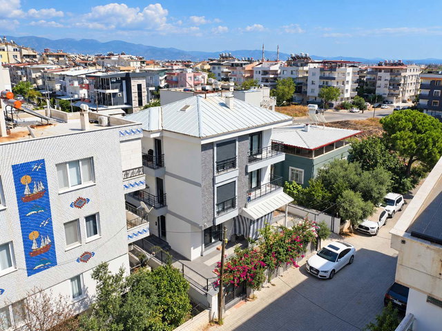 EFELER MAHALLESİNDE, 2 YAŞINDA KOMPLE SATILIK BİNA