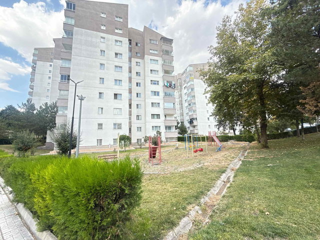 KENT KOOP. MAHALLESİ MUTEK SİTESİNDE SATILIK 3+1 DAİRE