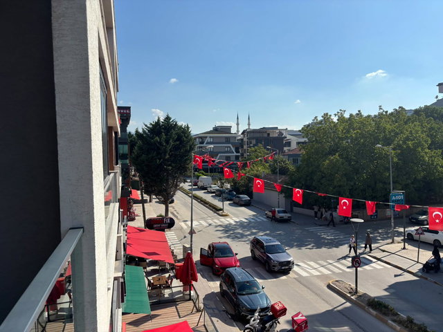 REMAX ŞEHİR'DEN ÇİFTLİKKÖY ATATÜRK CADDESİ'NDE KİRALIK 3+1 DAİRE