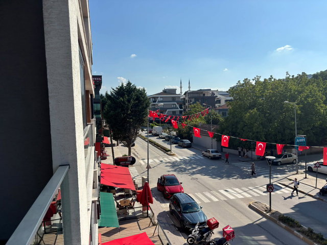 REMAX ŞEHİR'DEN ÇİFTLİKKÖY ATATÜRK CADDESİ'NDE KİRALIK 3+1 DAİRE
