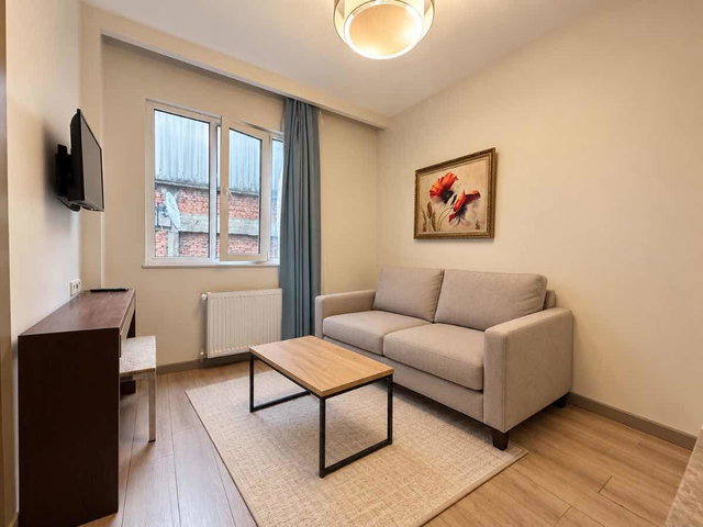BEYOĞLU İSTİKLAL YANI TEMİZ BİNADA KİRALIK EŞYALI 1+1 DAİRE