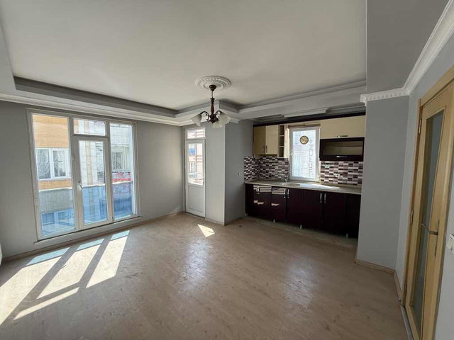 RE/MAX GELİŞİM 2’DEN PINAR MAHALLESİ CADDEYE YAKIN 2+1 KÖŞE DAİRE