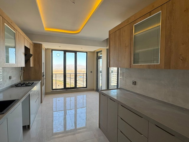REMAX İLKE'DEN YILDIZKENT PEGA LOFT SİTESİ'NDE 3+1 KİRALIK DAİRE