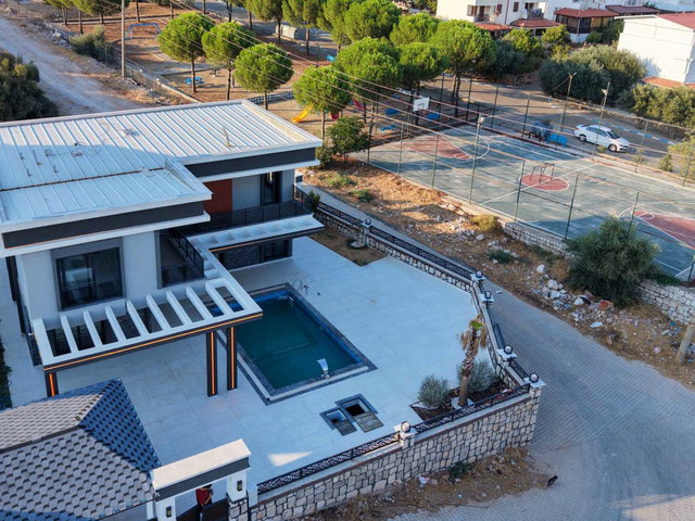 AKBÜK'TE 546 M² ARSA İÇERİSİNDE MÜSTAKİL YAŞAM!