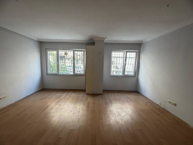 BEYOĞLU SÜTLÜCE'DE MERKEZI KONUMDA  SATILIK 2+1 DAIRE