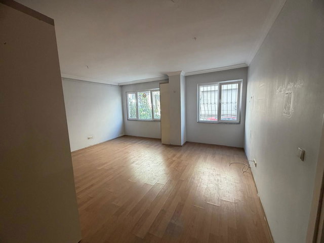 BEYOĞLU SÜTLÜCE'DE MERKEZI KONUMDA  SATILIK 2+1 DAIRE