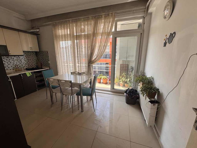 İLKADIMDA ÖĞRETMENEVİ KARŞISINDA SATILIK 3+1 DAİRE