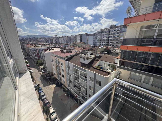 İLKADIMDA ÖĞRETMENEVİ KARŞISINDA SATILIK 3+1 DAİRE