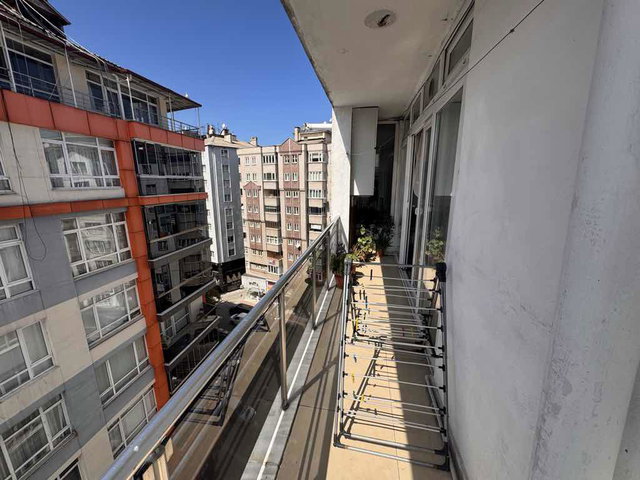 İLKADIMDA ÖĞRETMENEVİ KARŞISINDA SATILIK 3+1 DAİRE