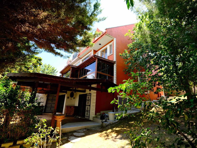 BAHÇEŞEHİR İÇTENKENT SİTESİNDE 5+2 KİRALIK VİLLA