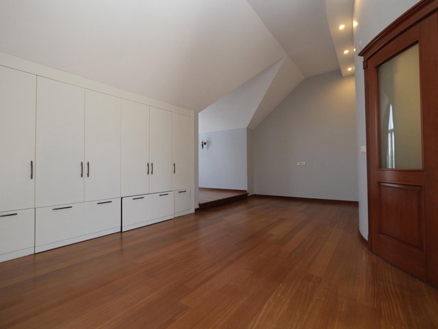 BAHÇEŞEHİR İÇTENKENT SİTESİNDE 5+2 KİRALIK VİLLA