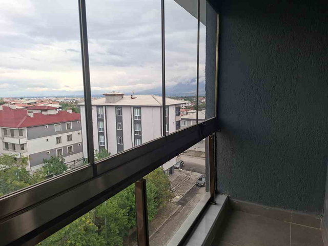 REMAX DEM'DEN BELEDİYE KARŞISI CADDEÜSTÜ EŞYALI 1+1 DAİRE