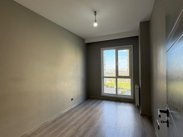 ESENYURT MEYDAN ARDIÇLI SİTESİNDE KİRALIK